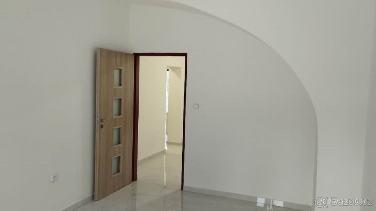 Byt 2+1+hala v rod.domku s terasou a zahrádkou, K.Hora - 8