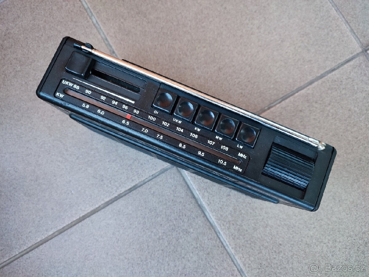 RETRO RADIO SOUNDMASTER. - 8