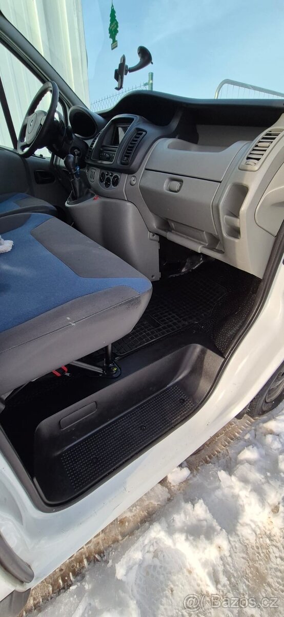 Renault Trafic 2.0cdti r.2013 - 8