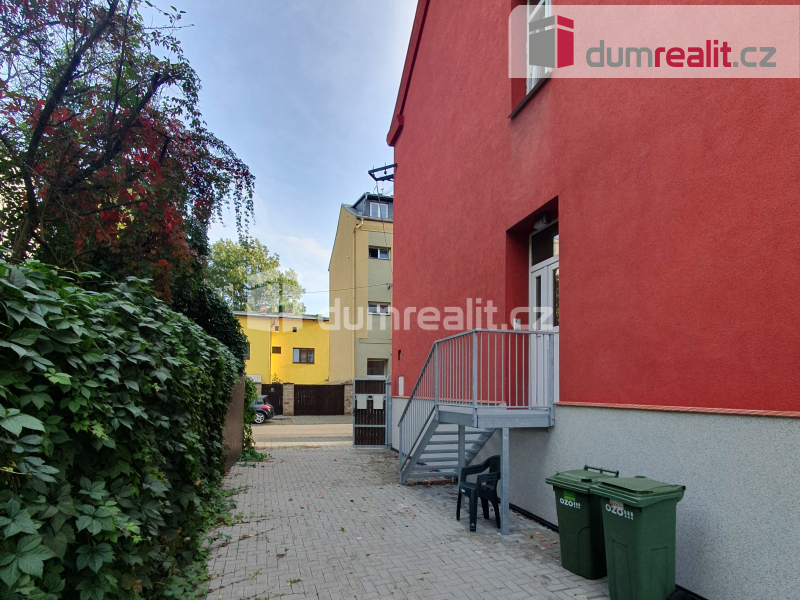 Pronájem, komerční prostor, 56 m2, ul. Fügnerova - 8