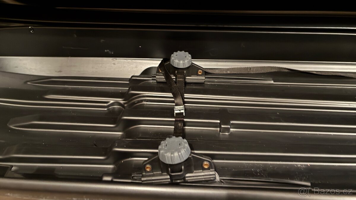 Střešní box Thule Pacific 500 - 8