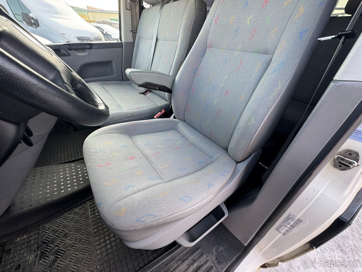 Volkswagen Transporter 1,9 TDI 63KW TAŽNÉ PNEU 6 MÍST - 8