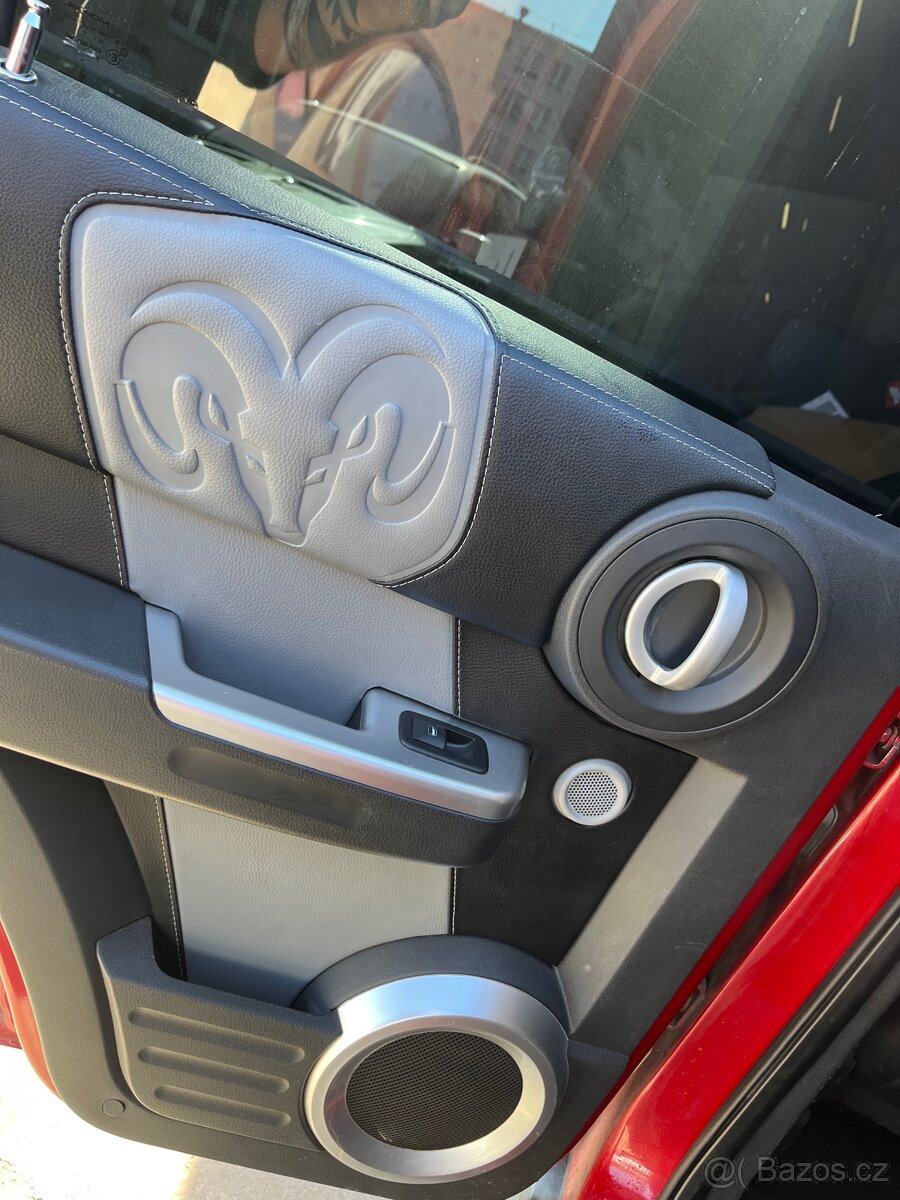 Dodge Nitro 2,8 CRD 4x4 - 8