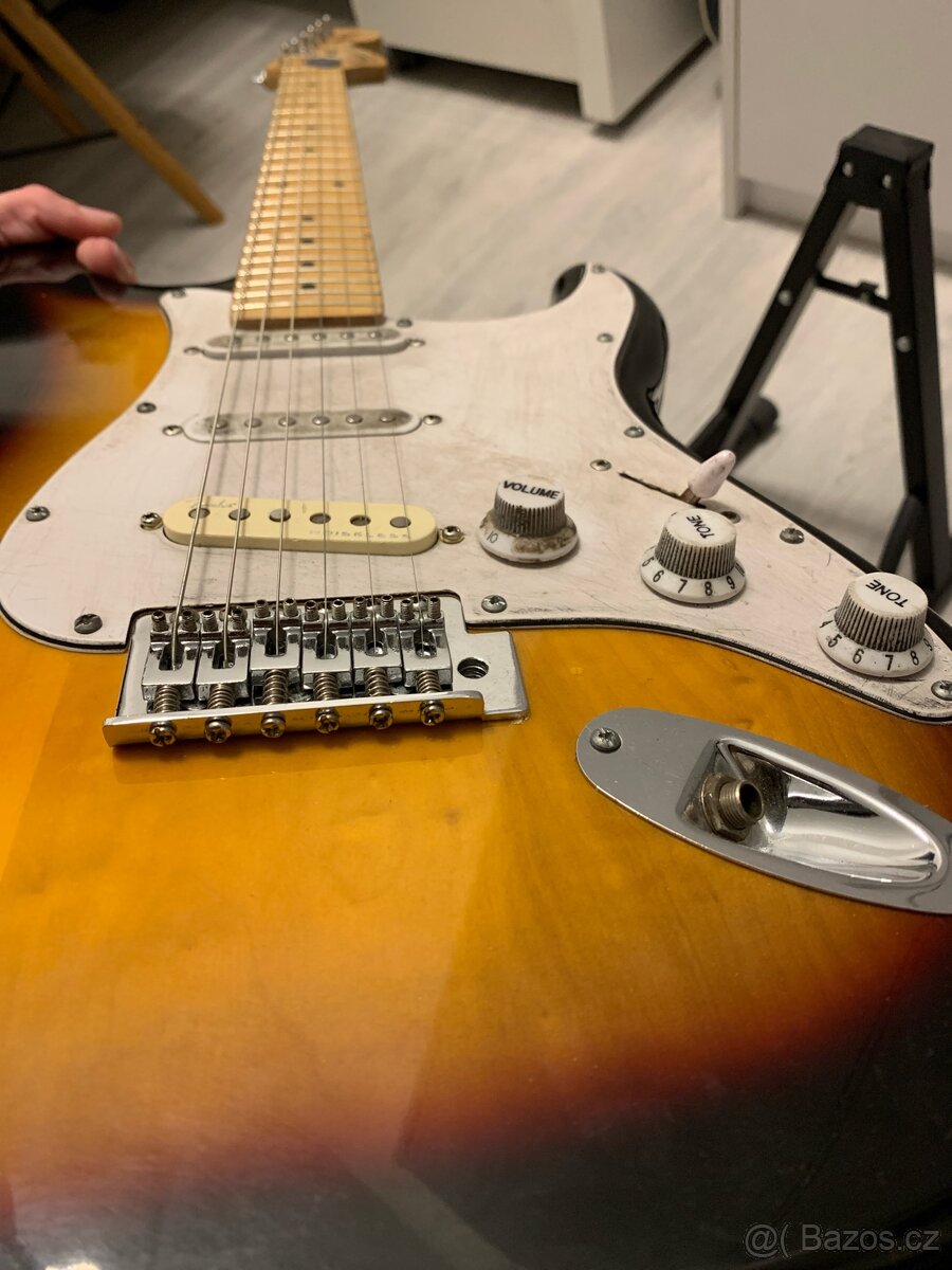 Fender Stratocaster Replika - 8