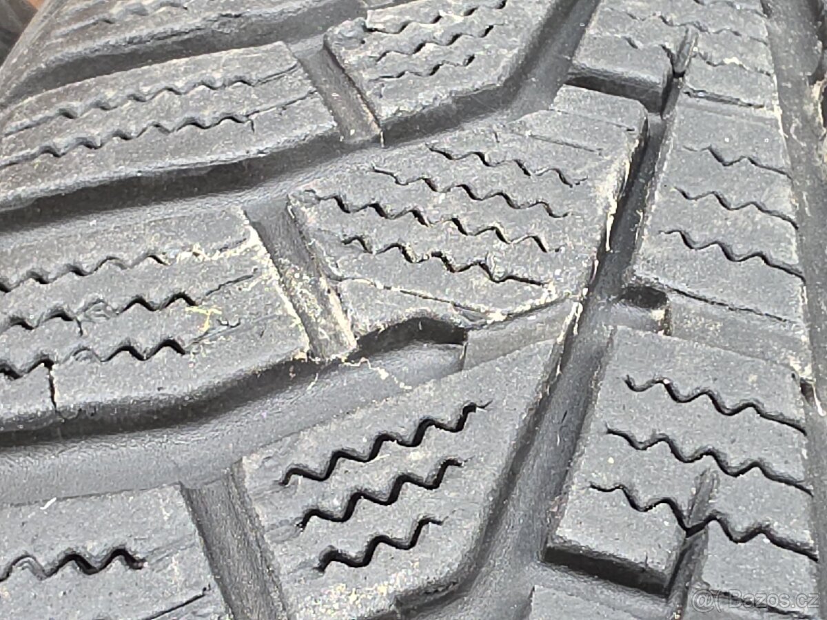 Zimní sada 215/70 R16, 114,3 - 8