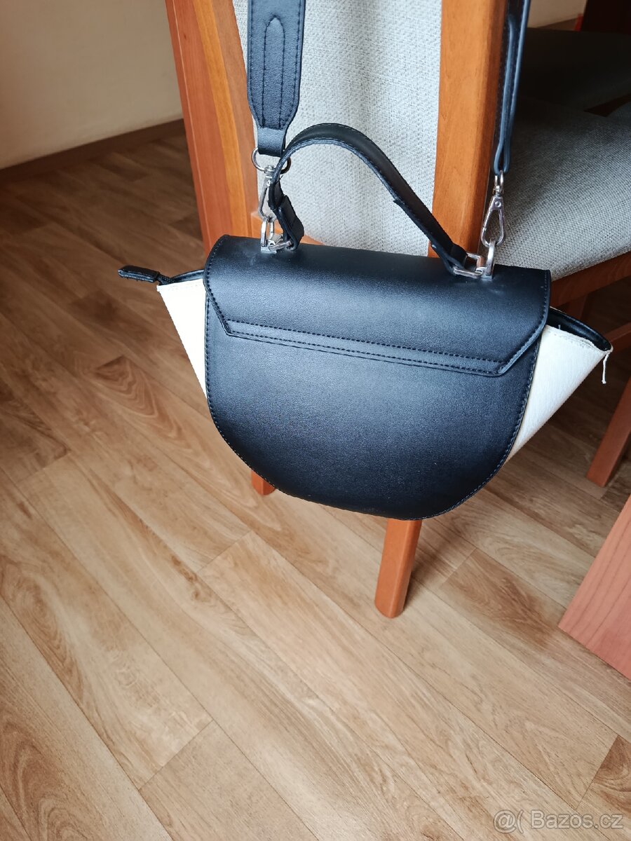 Prodám dámskou kabelku.. - 8