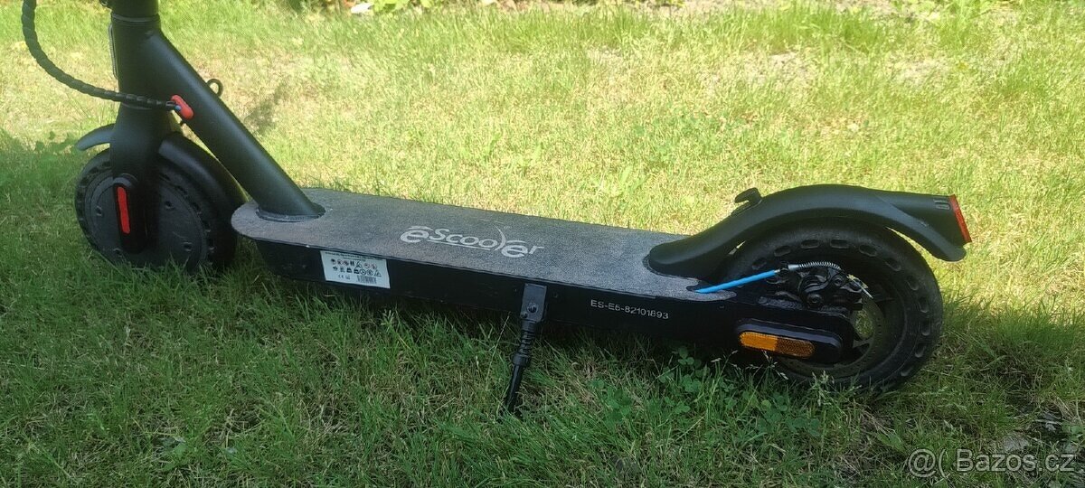 ElektroKoloběžka eScooter E5 250W - 8