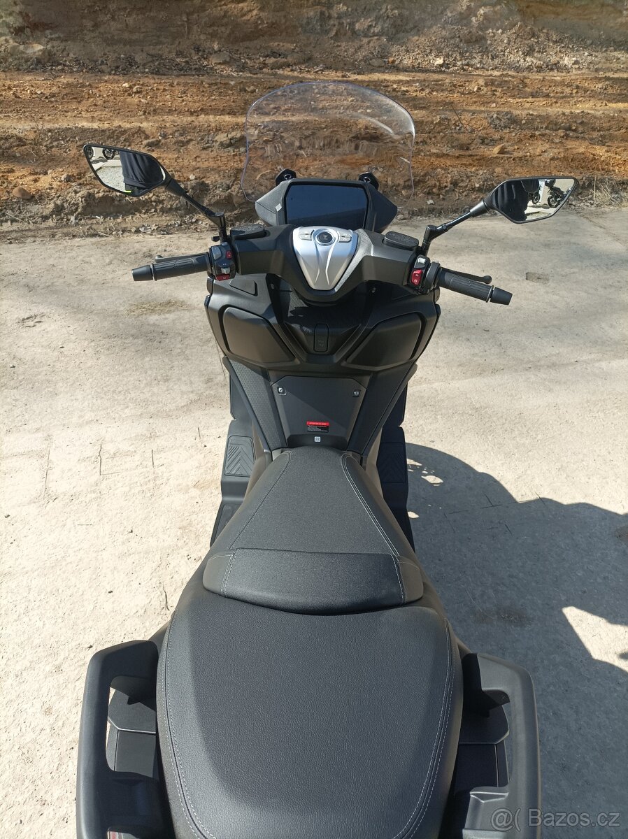 Skútr Voge SR4 350i Max Lux - 8