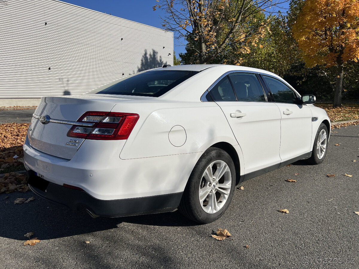 Ford Taurus 3.5V6, benzín, 2015, 1.majitel - 8