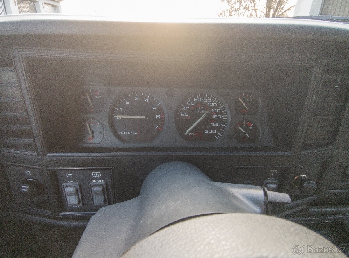 Jeep Cherokee XJ 2.5i 4x4 - 8
