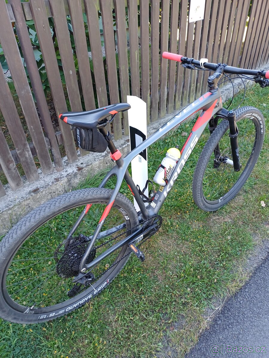 Horské carbon kolo 29 - 8