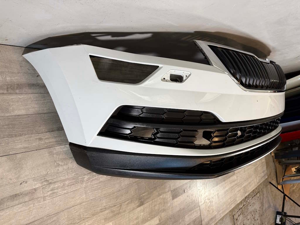 ŠKODA KAROQ - 2017-2020 - 57A - nárazník OST + maska - 8