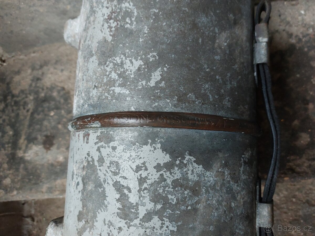 Starý kanystr na veterána 20-30.léta. - 8