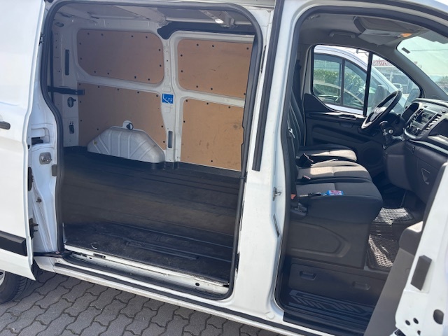 Ford Transit Custom 2.0 TDCi EcoBlue 3ks - 8
