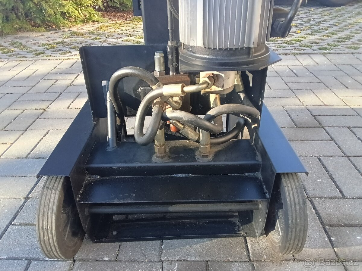 Štípačka na dřevo - 8