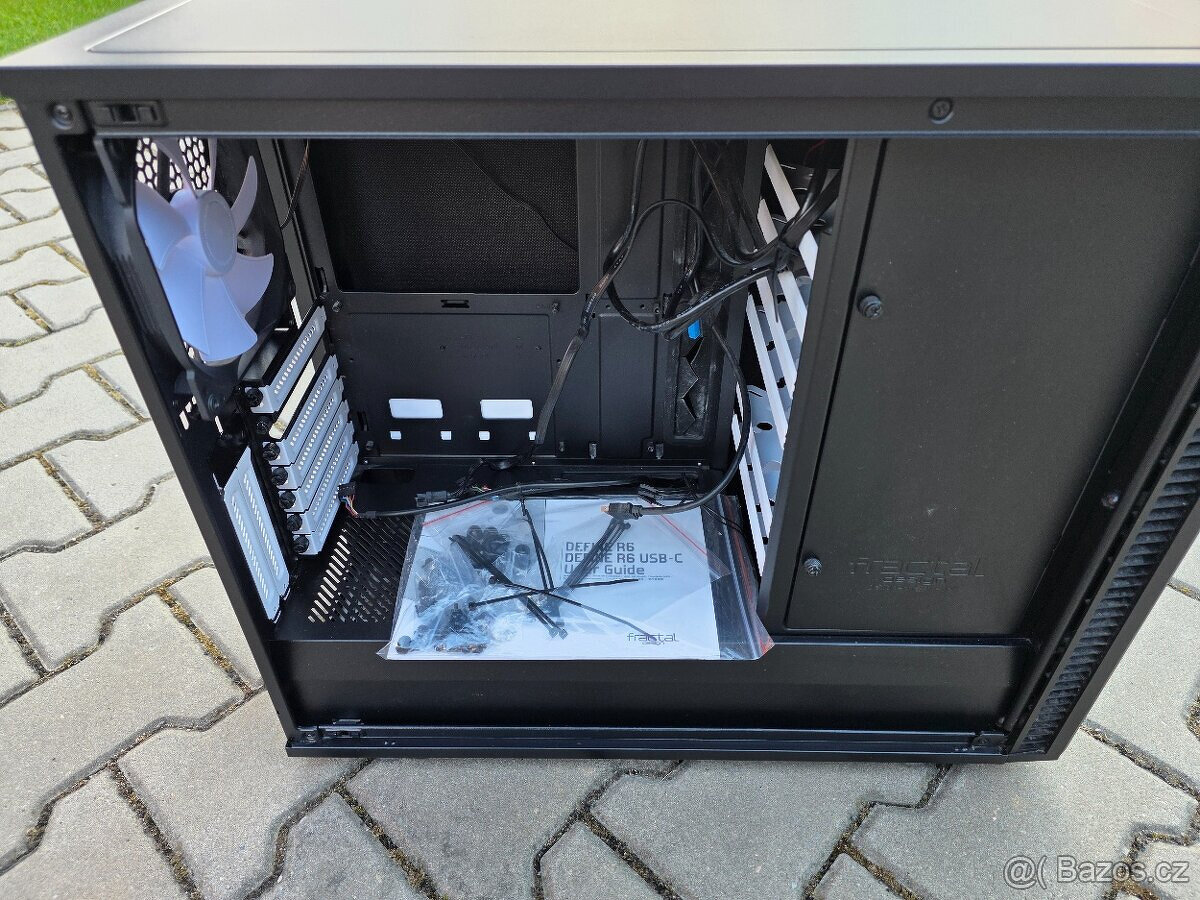 Fractal Design Define R6 USB-C - 8