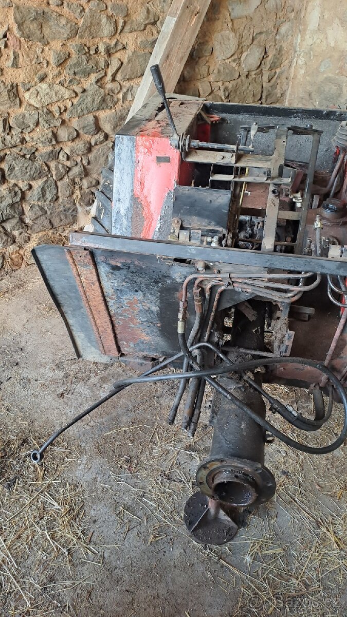 Prodám zadní část malotraktoru mt8 150 32 - 8