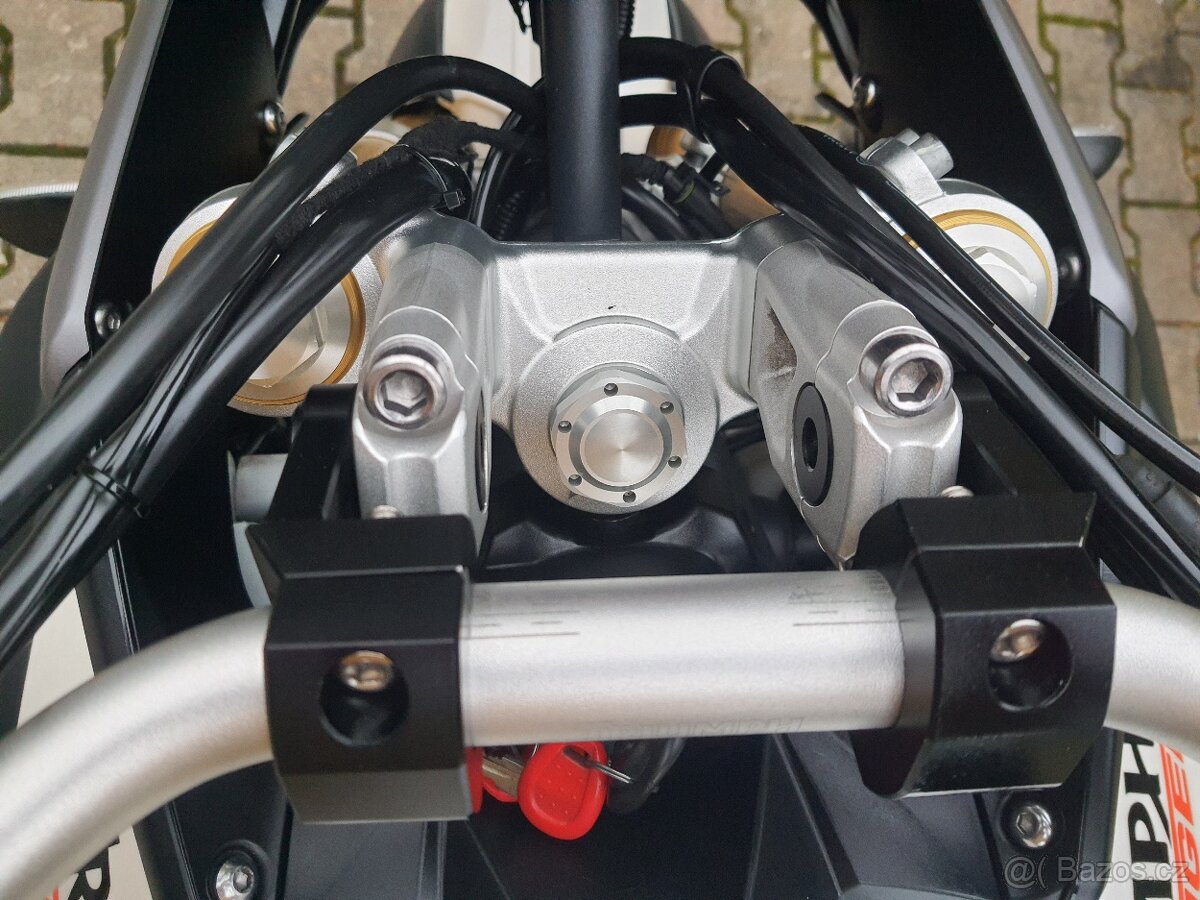 Triumph Tiger 800 XRT - SUPER STAV + VÝBAVA - 8