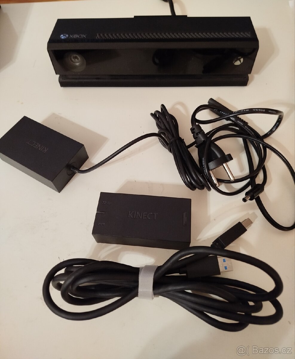 Xbox One S 1TB, Kinect, 30 her pro děti + krabice - 8