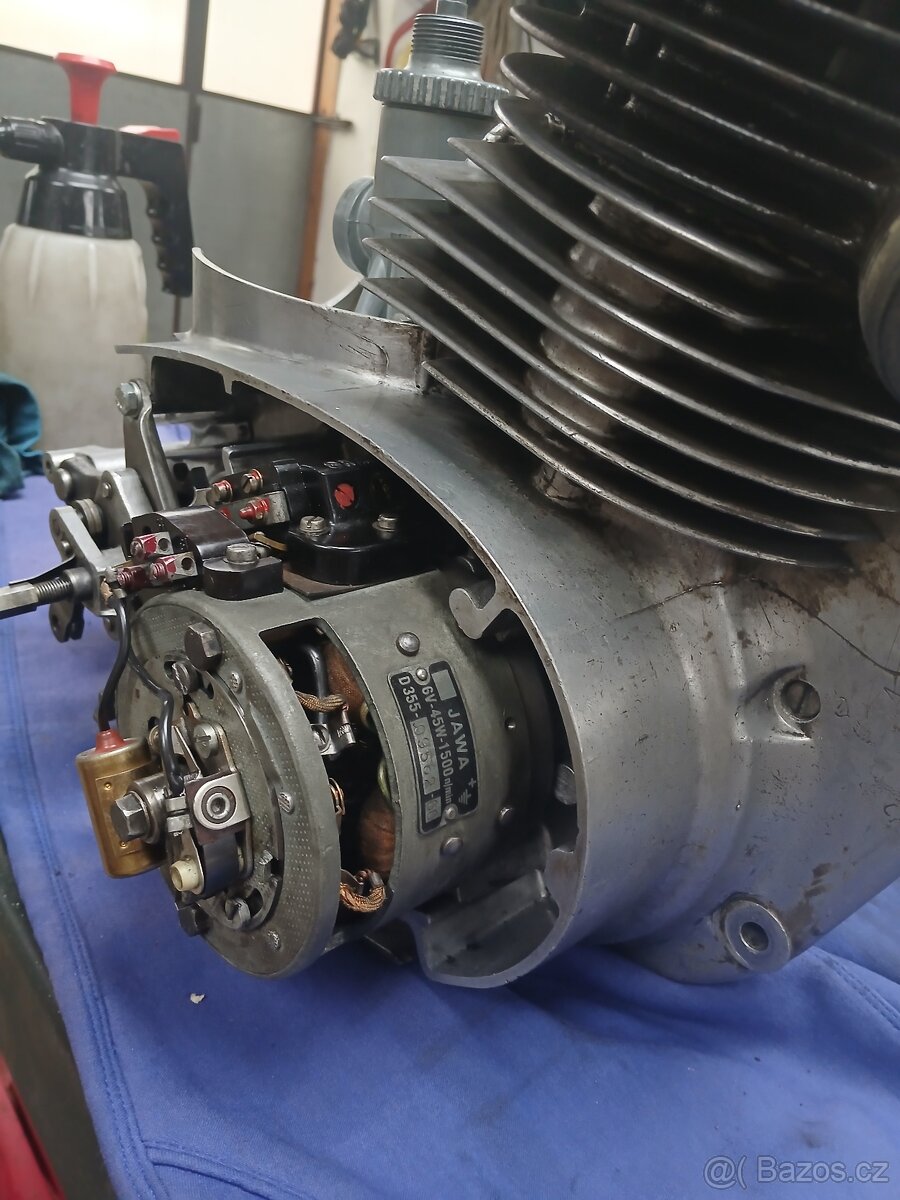 Motor Jawa 250/353 plně funkční ,patinovka - 8