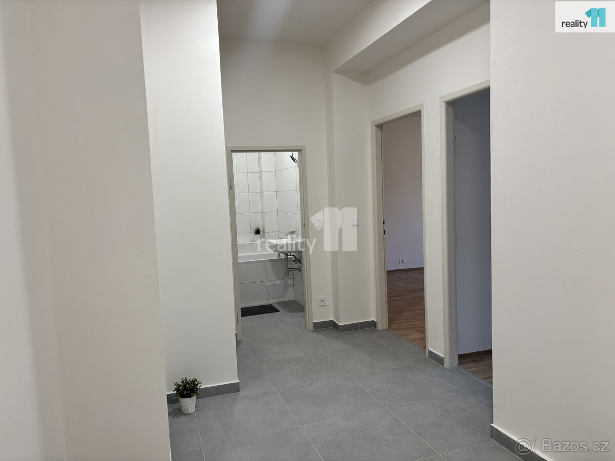 Pronájem bytu 3+kk, 75 m2, Praha 3 - 8