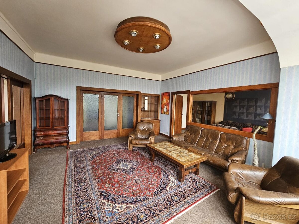 Elegantní prvorepublikový byt k pronájmu 140 m2 – Americká t - 8