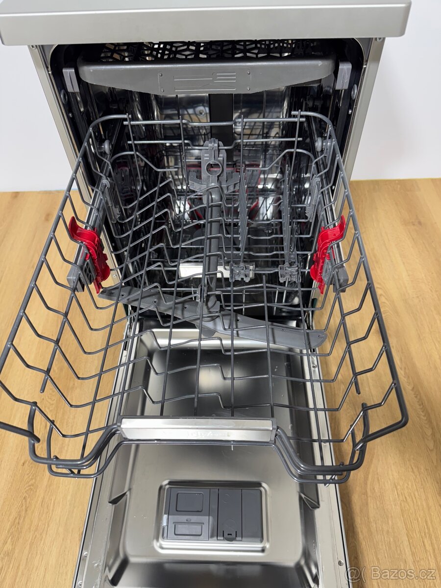 Myčka nádobí Whirlpool WSFO 3O23 PF X nerez - 8