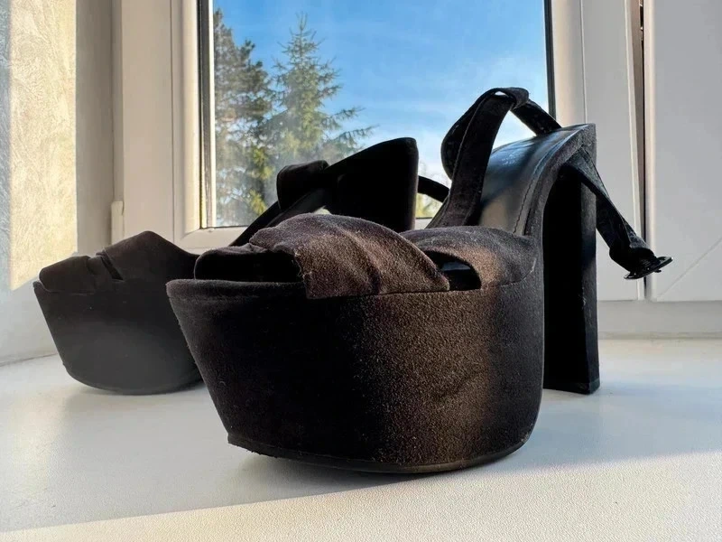 Černé sandály na platformě - 8