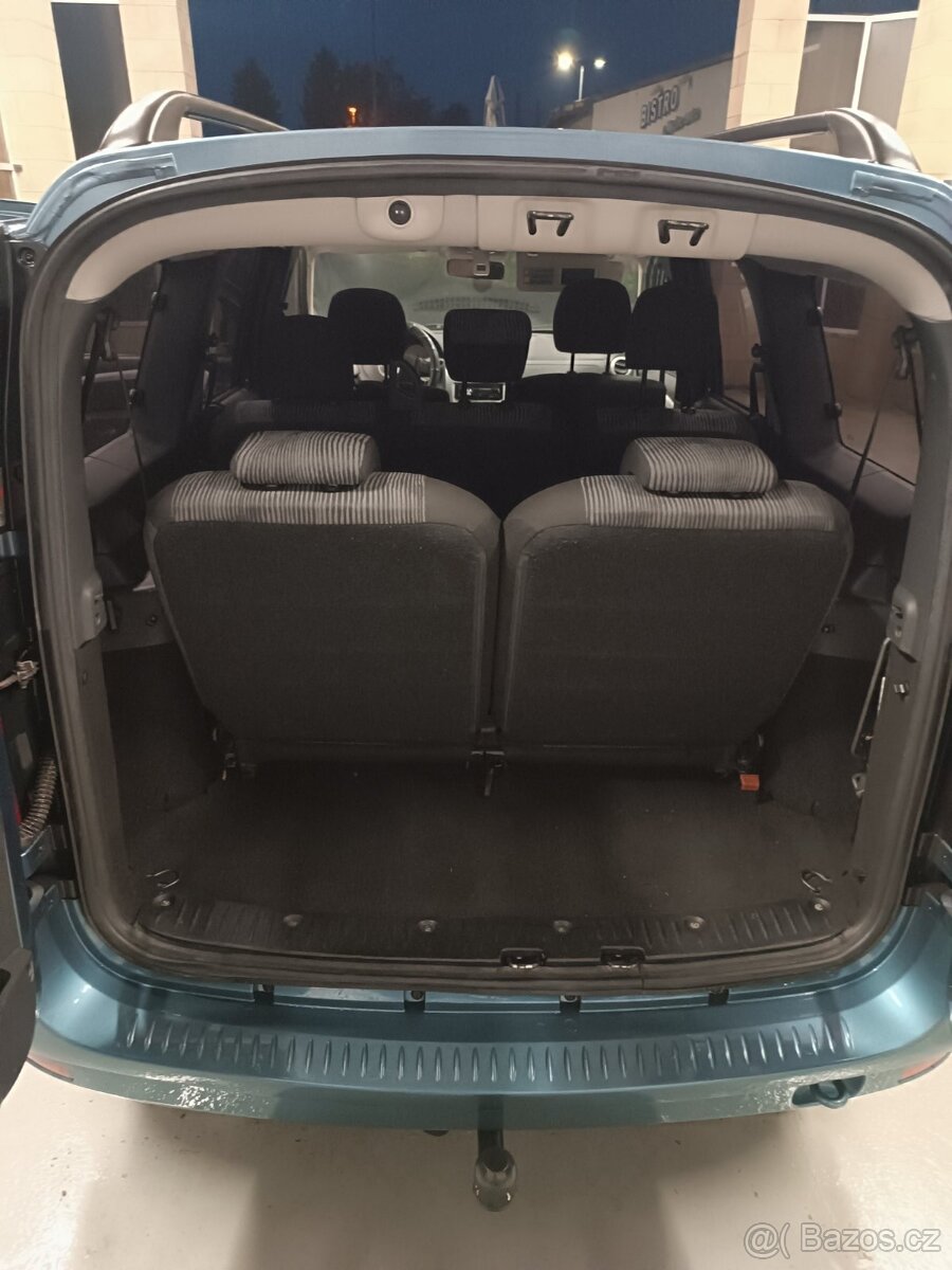 Dacia Logan 1.5 dci sedmimístný - 8