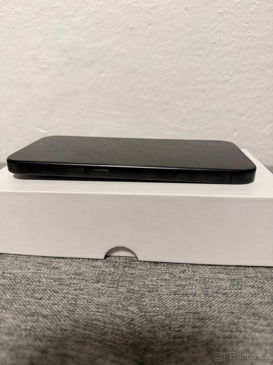 iPhone 15 Pro 256GB Černý, Baterie 100% - 8