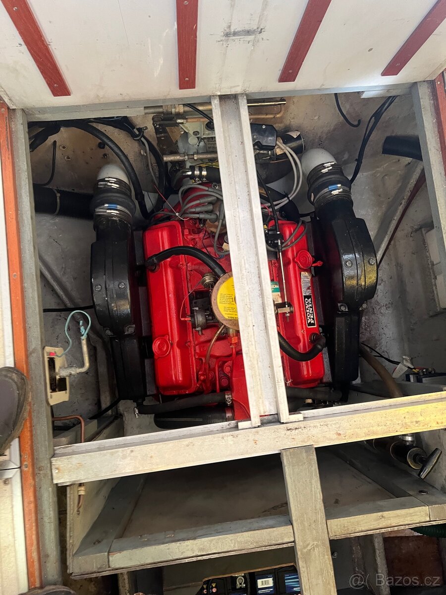 Motorova kajutova lod Windy24 - pěkný stav - 8