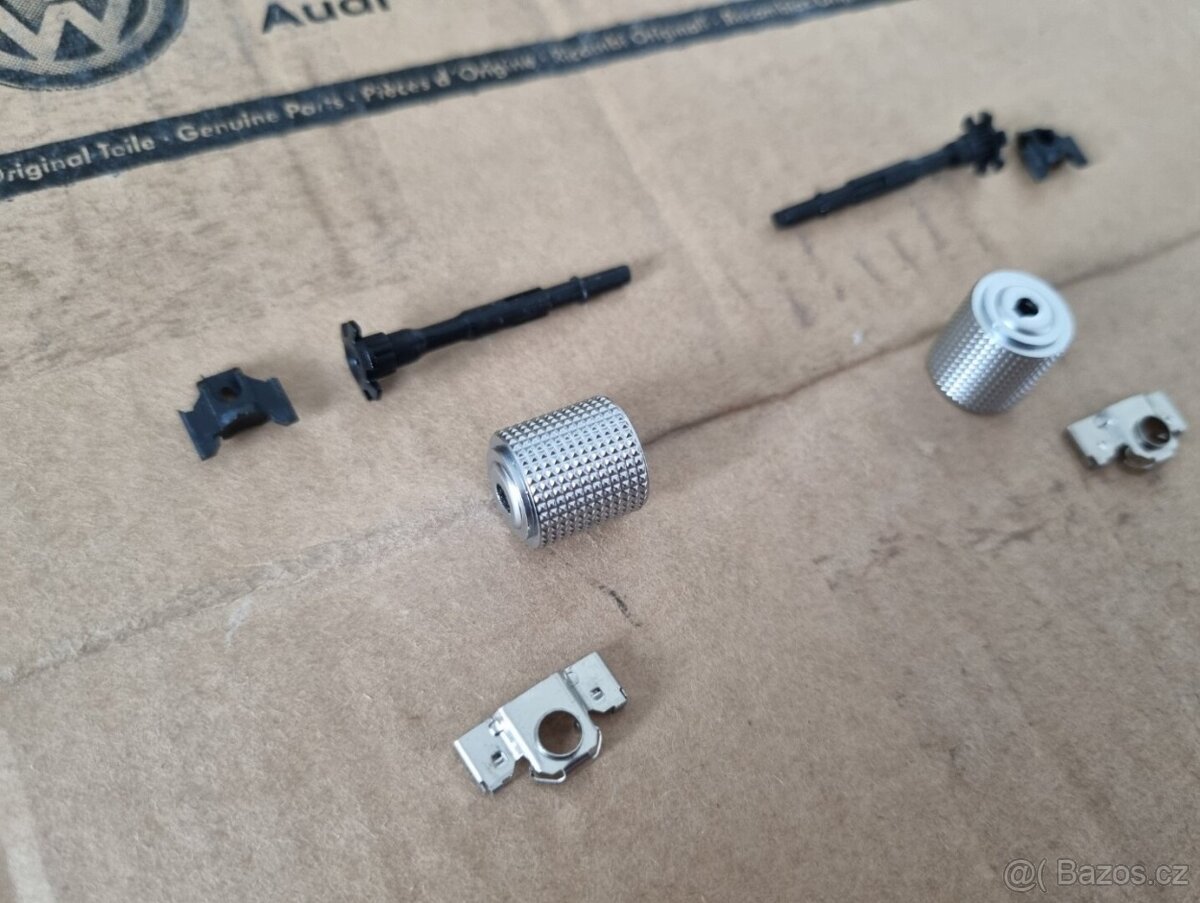 ROLOVACI KOLECKA NA MULTIFUNKCNI VOLANT - 8