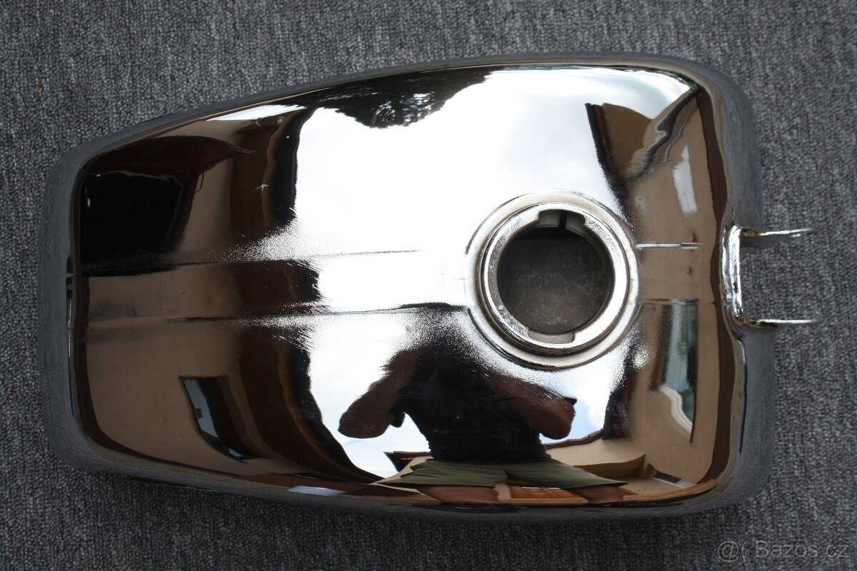 Jawa 250,350 Californian, Jawa 250 typ 590 - nádrž - 8