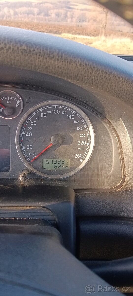 Volkswagen Passat - 8