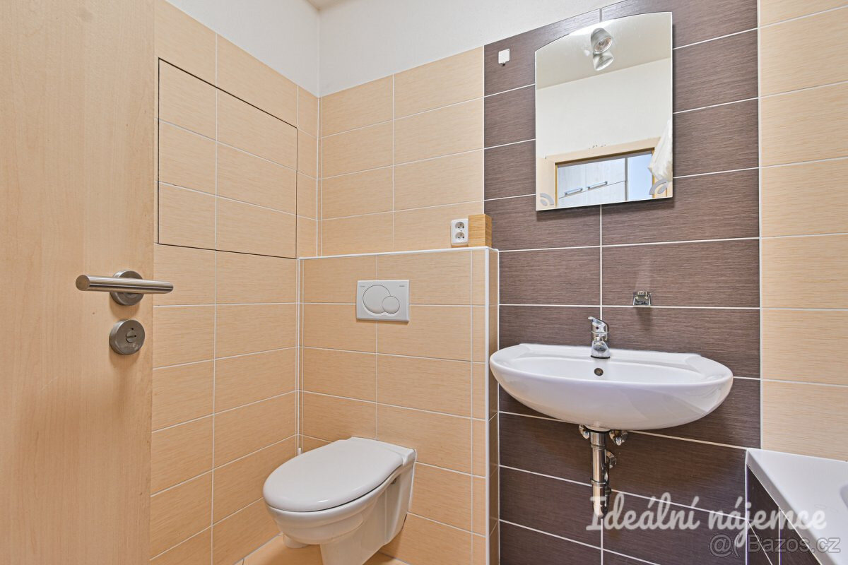 1+kk, Sedláčkova - 8