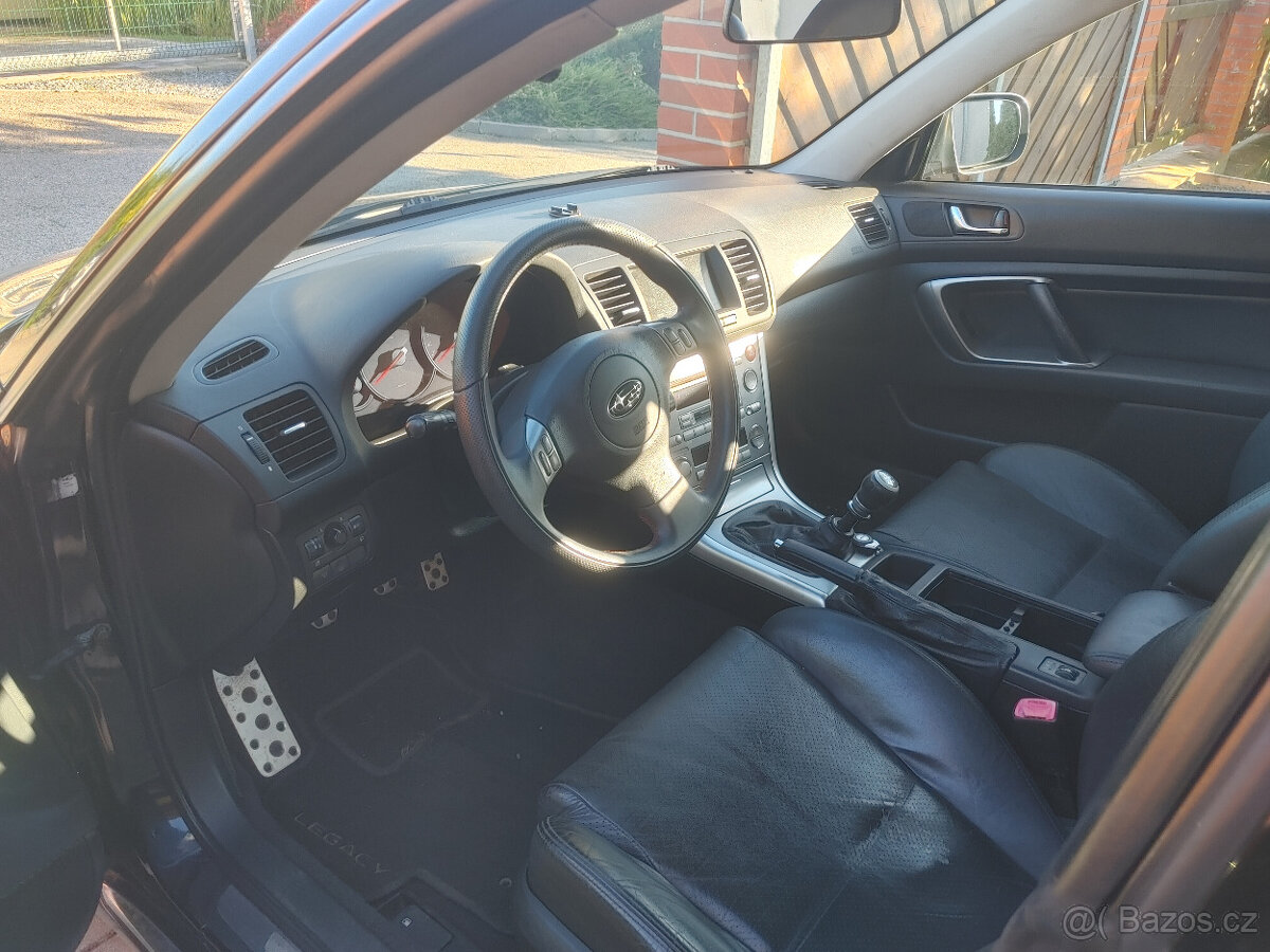 Subaru Legacy 3.0R Spec B–6MT, 180 kW – radost ze řízení - 8