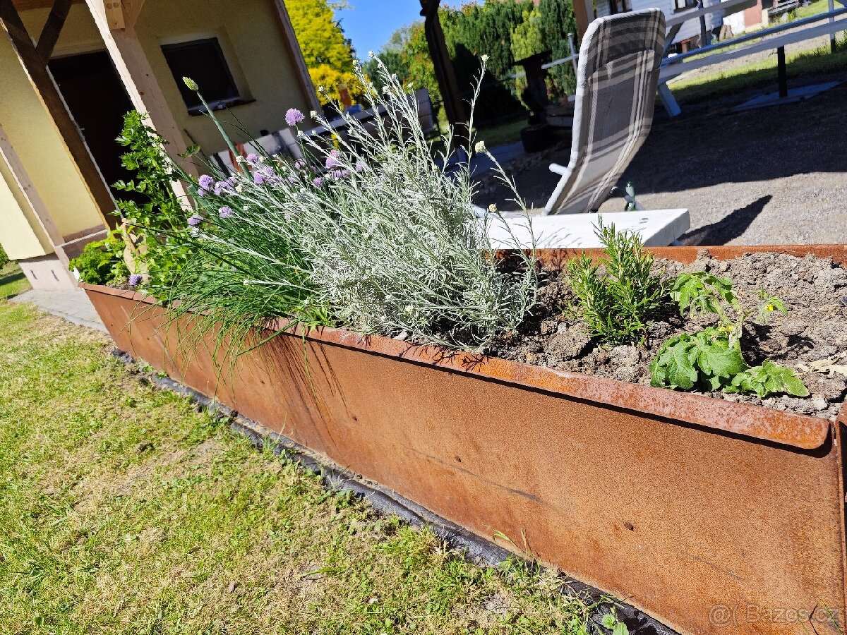 Vyvýšený záhon - 8