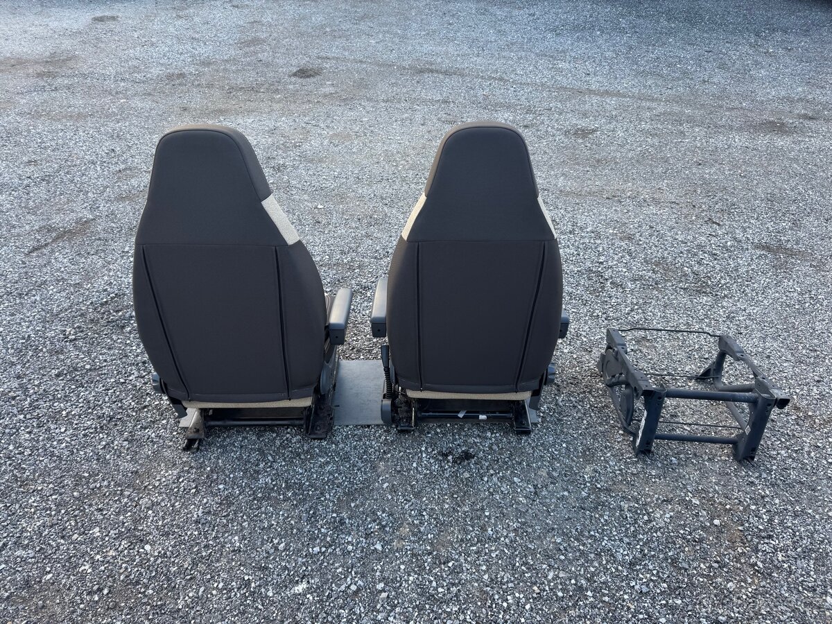 Přední sedačky do obytného auta. - 8