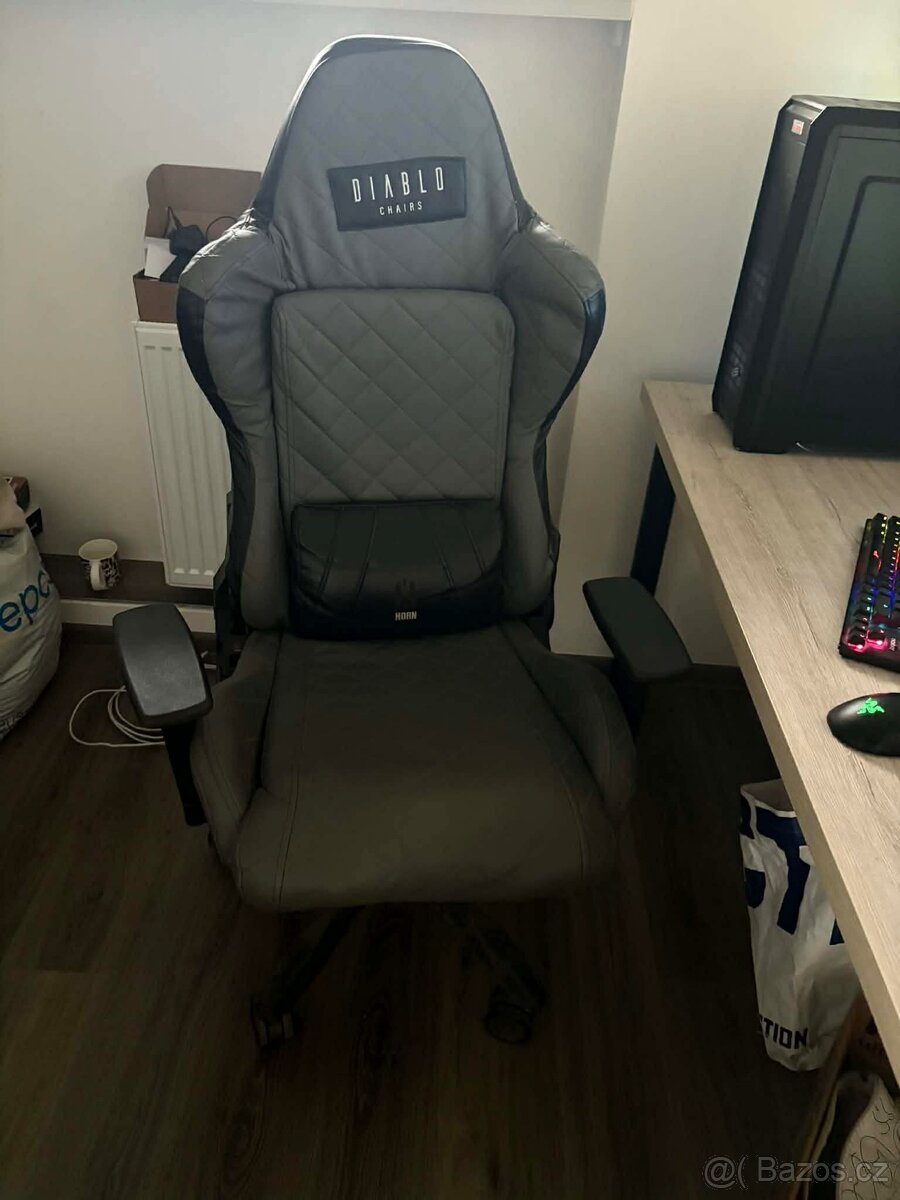 Herní počítač + příslušenství - 8