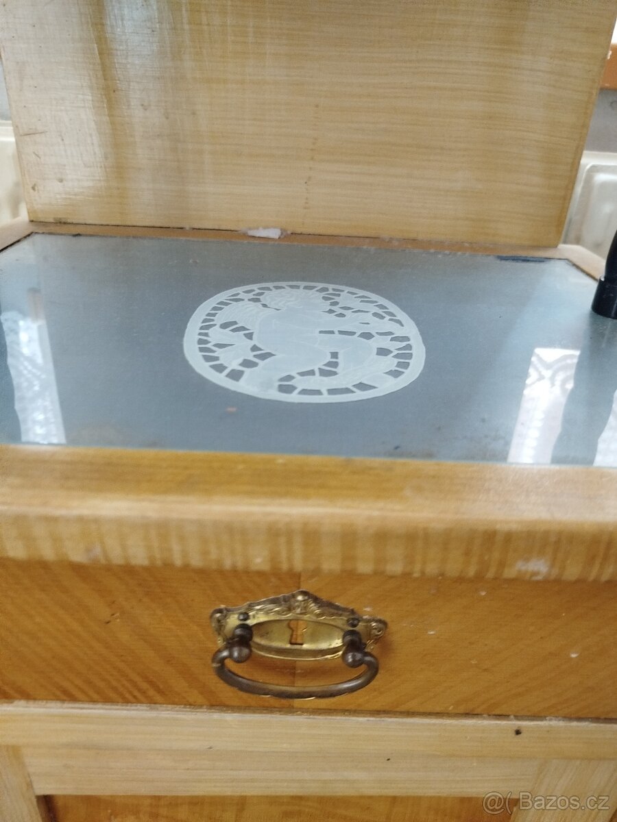 Starožitná ložnicová sestava - 8