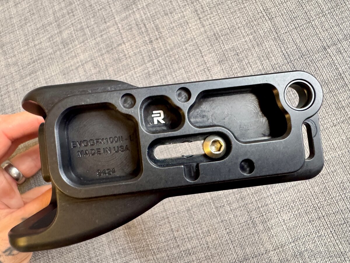Fuji GFX 100ii Battery Grip + L Plate - 8