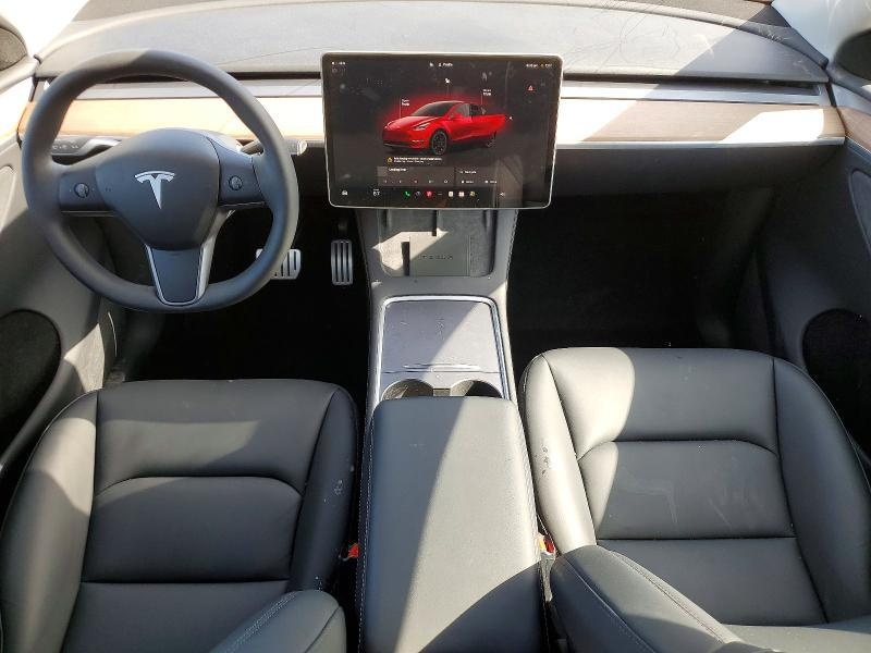 TESLA MODEL Y 2024 - 8