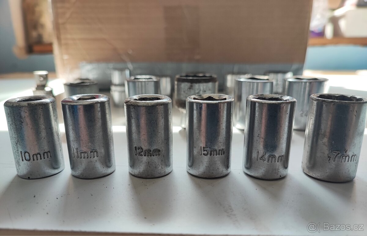 Kolovrátek Tona 1/2" + hlavice 1/2" + ráčna 3/8" - 8