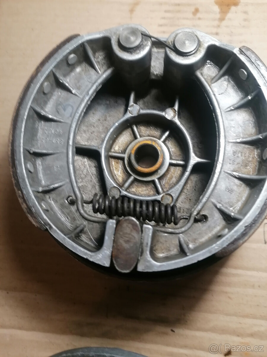 Prodám brzdové štíty na skútr ČZ 175-501,502, ..prase - 8