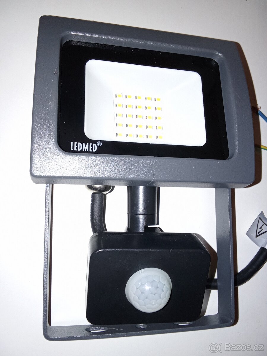 LED reflektor 20W s PIR senzorem - 8