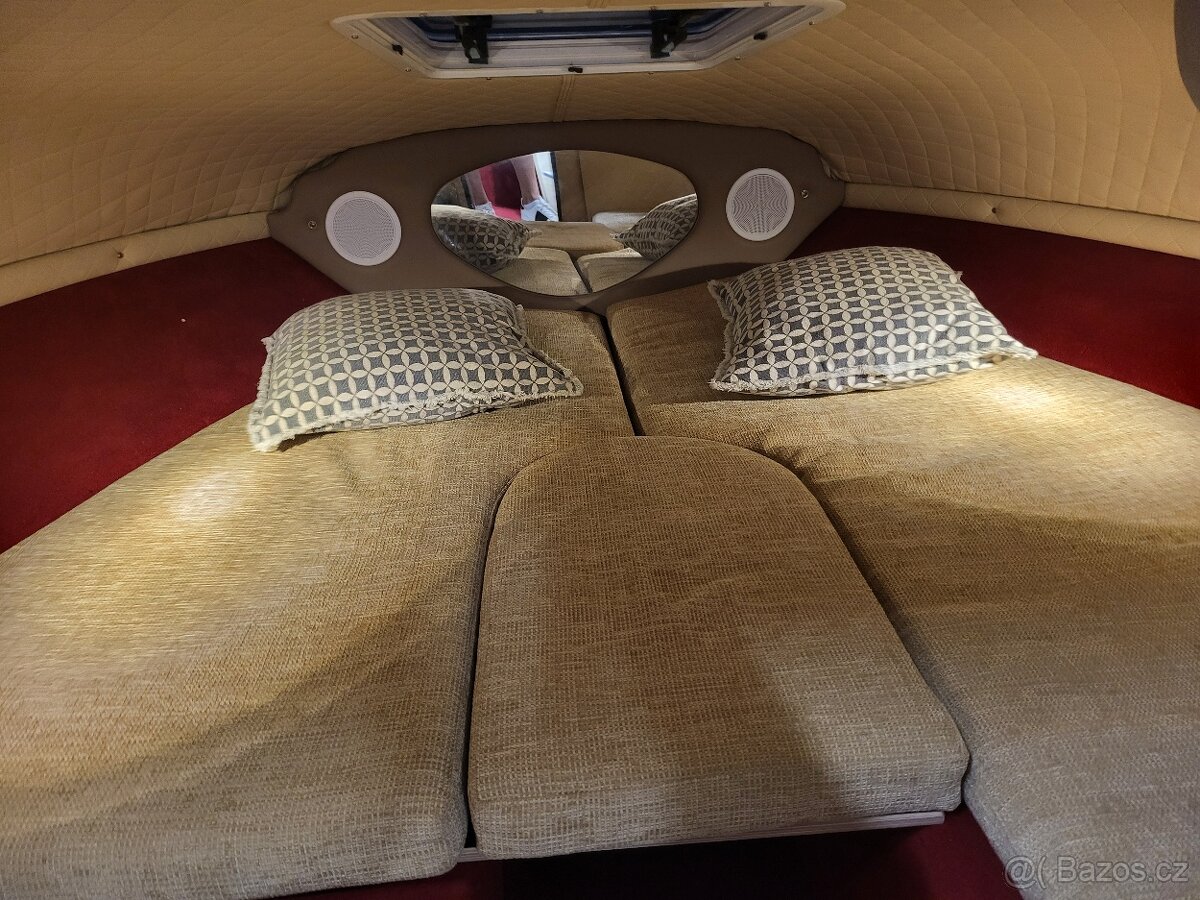 Motorový člun REGAL 1950 LSC - 8