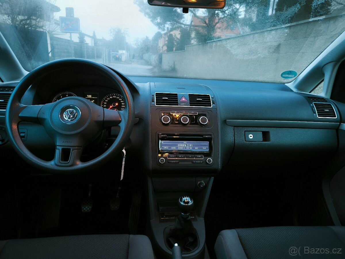 Touran 1.2 TSi 16V, xenony, led denní svícení,klima,132t.km - 8