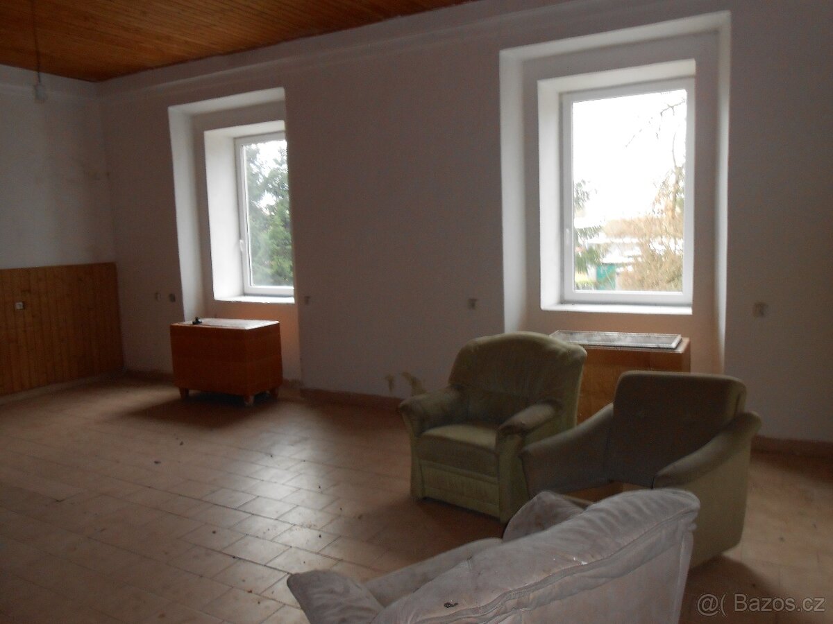 K prodeji komerční objekt/objekt k bydlení v obci Úlibice. - 8