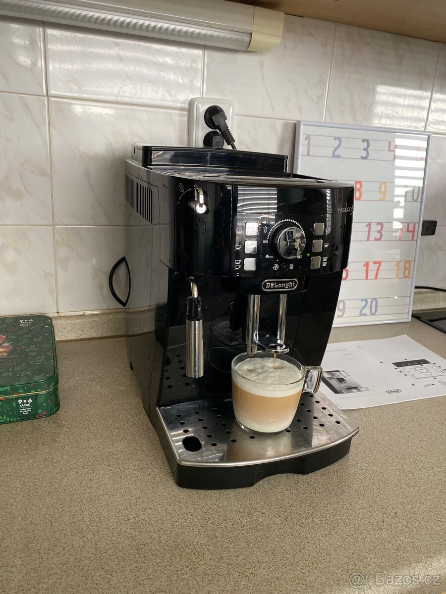 Kávovar Delonghi Magnifica S - 8