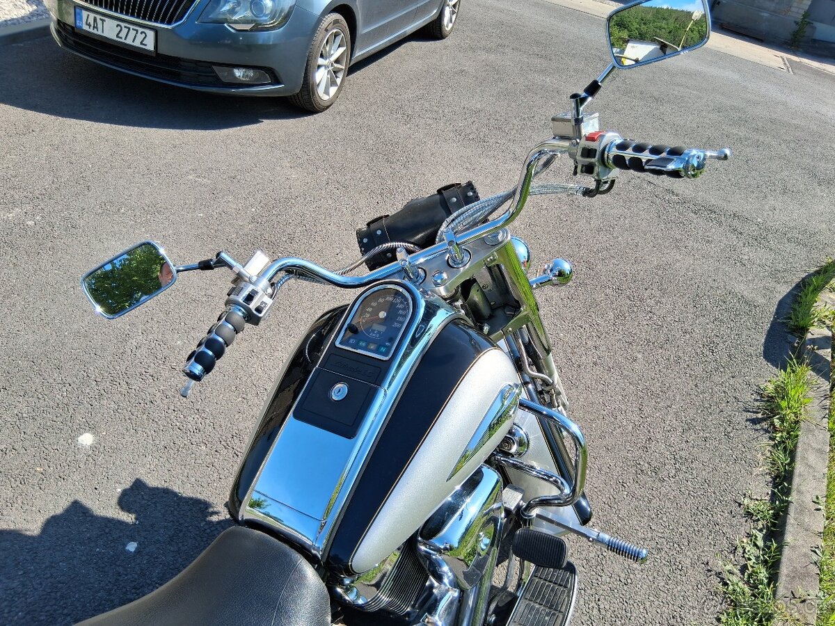 SUZUKI VL 1500 Intruder - 8